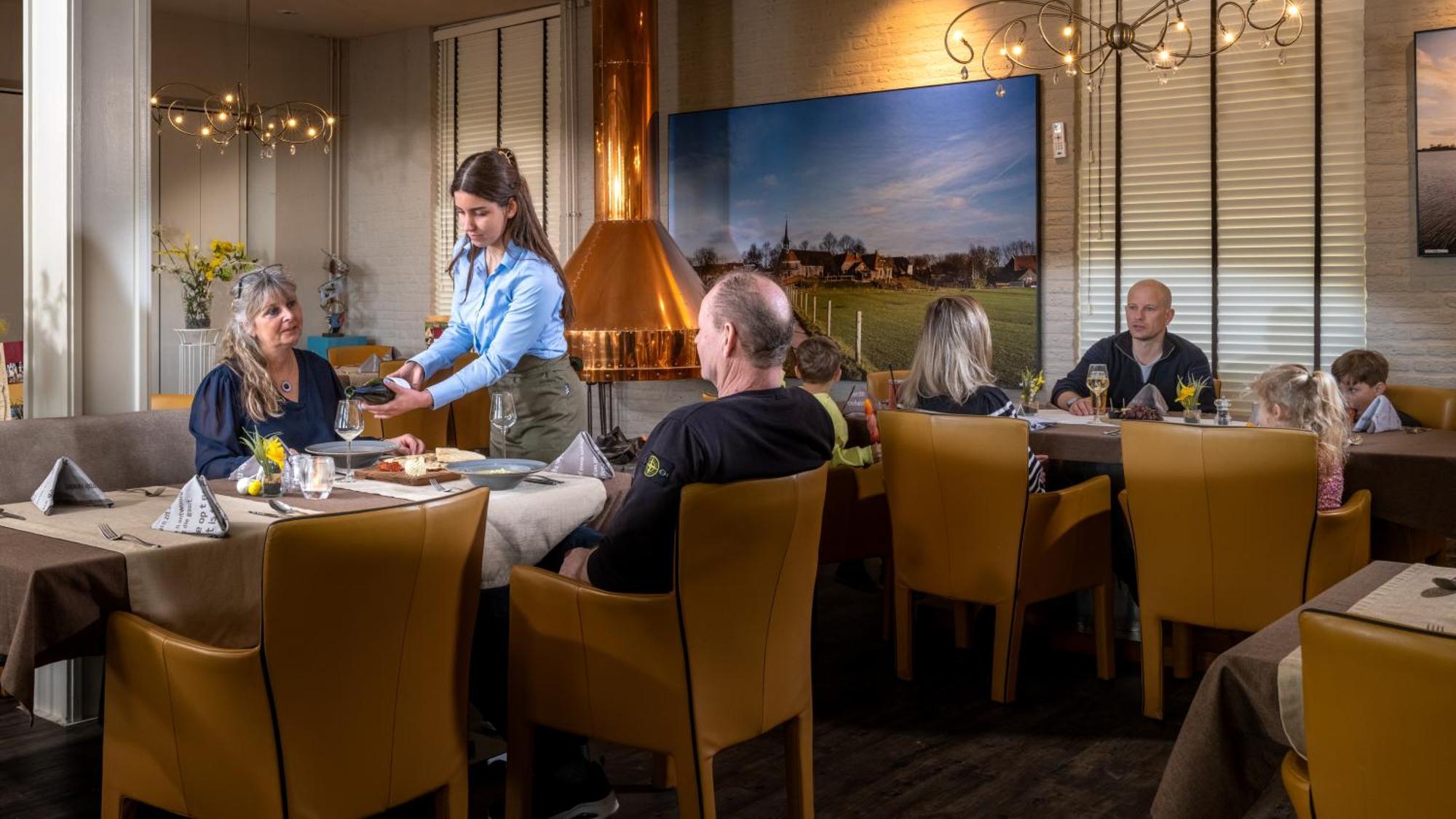 Best Western Plus Hotel Restaurant Aduard Bagian luar foto