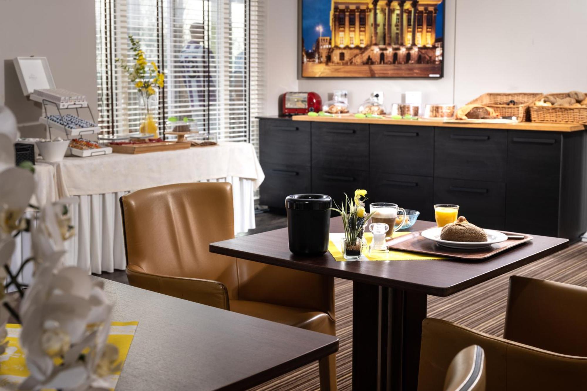 Best Western Plus Hotel Restaurant Aduard Bagian luar foto
